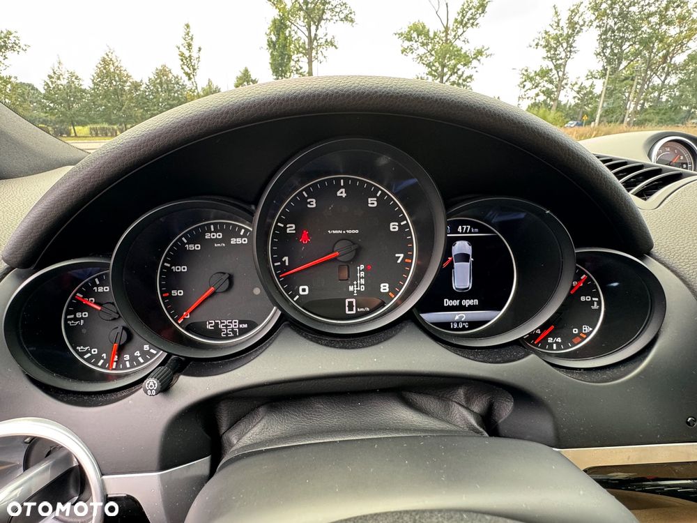 Porsche Cayenne Tiptronic S - 12