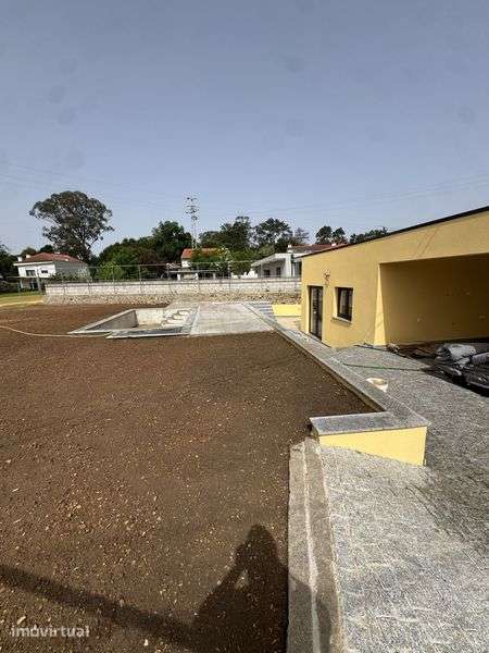 Excelente moradia V2 com possibilidade de passar a V3 SANTO TIRSO - Grande imagem: 3/11