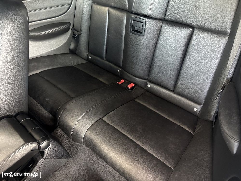 BMW 120 d Limited Edition Lifestyle c/ M Sport Pack - 14