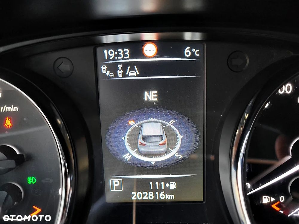 Nissan Qashqai 1.6 dCi Xtronic TEKNA+ - 20