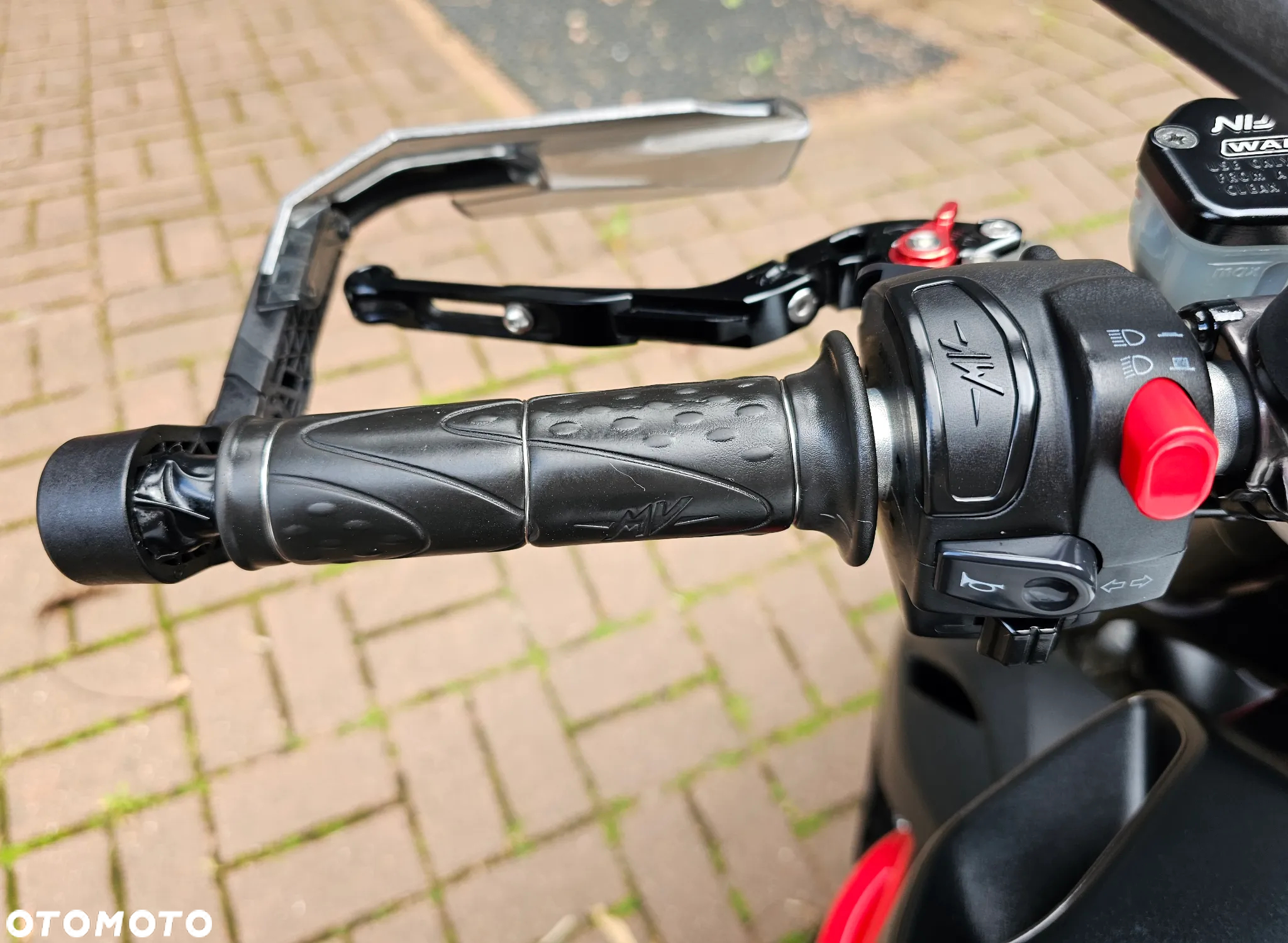 MV AGUSTA Brutale - 26