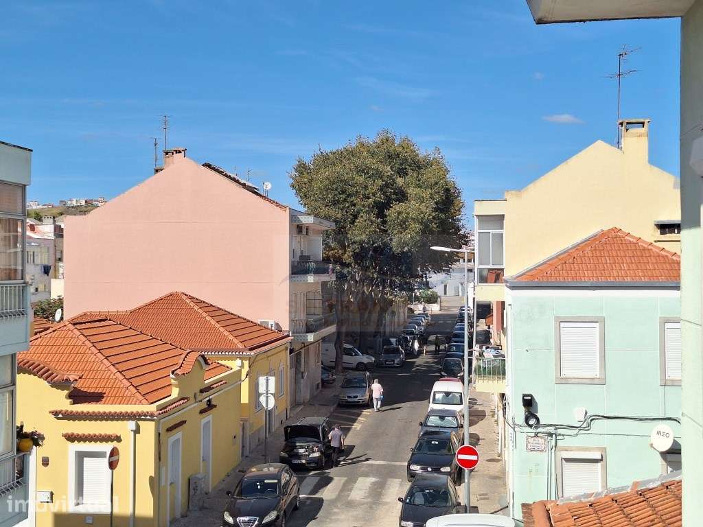 T2 - Portas de Benfica - totalmente remodelado - Grande imagem: 5/13