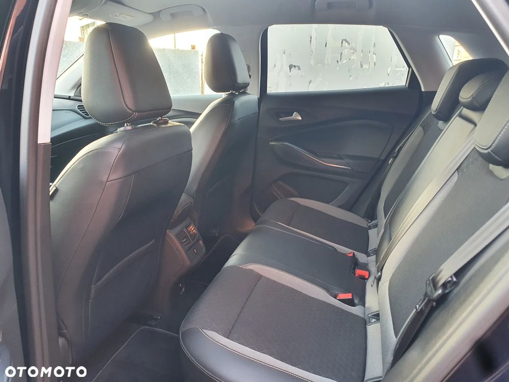 Opel Grandland X 1.2 Start/Stop Business Elegance - 13