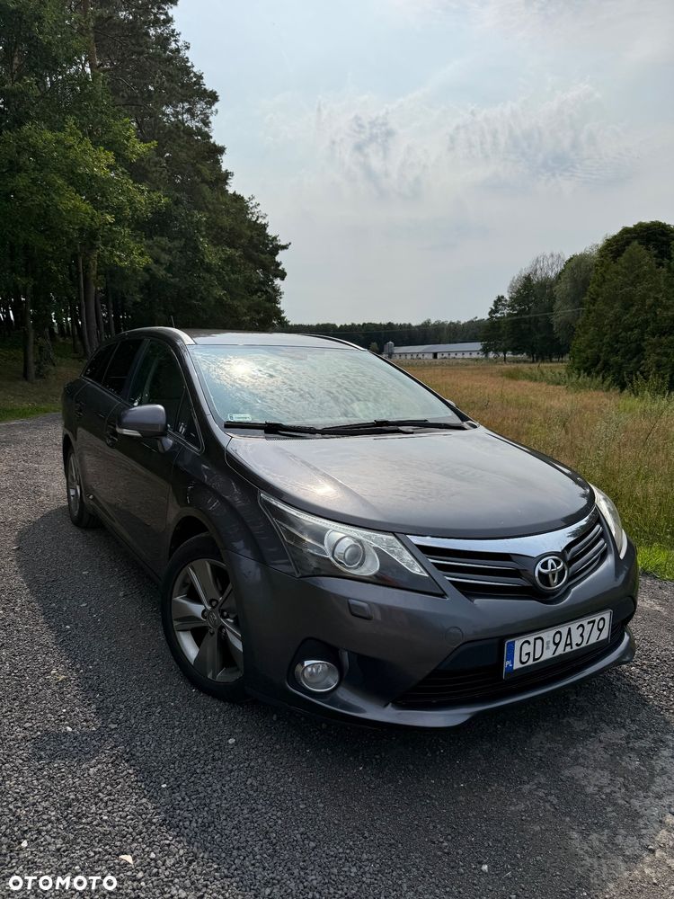 Toyota Avensis 2.0 D-4D Premium - 2