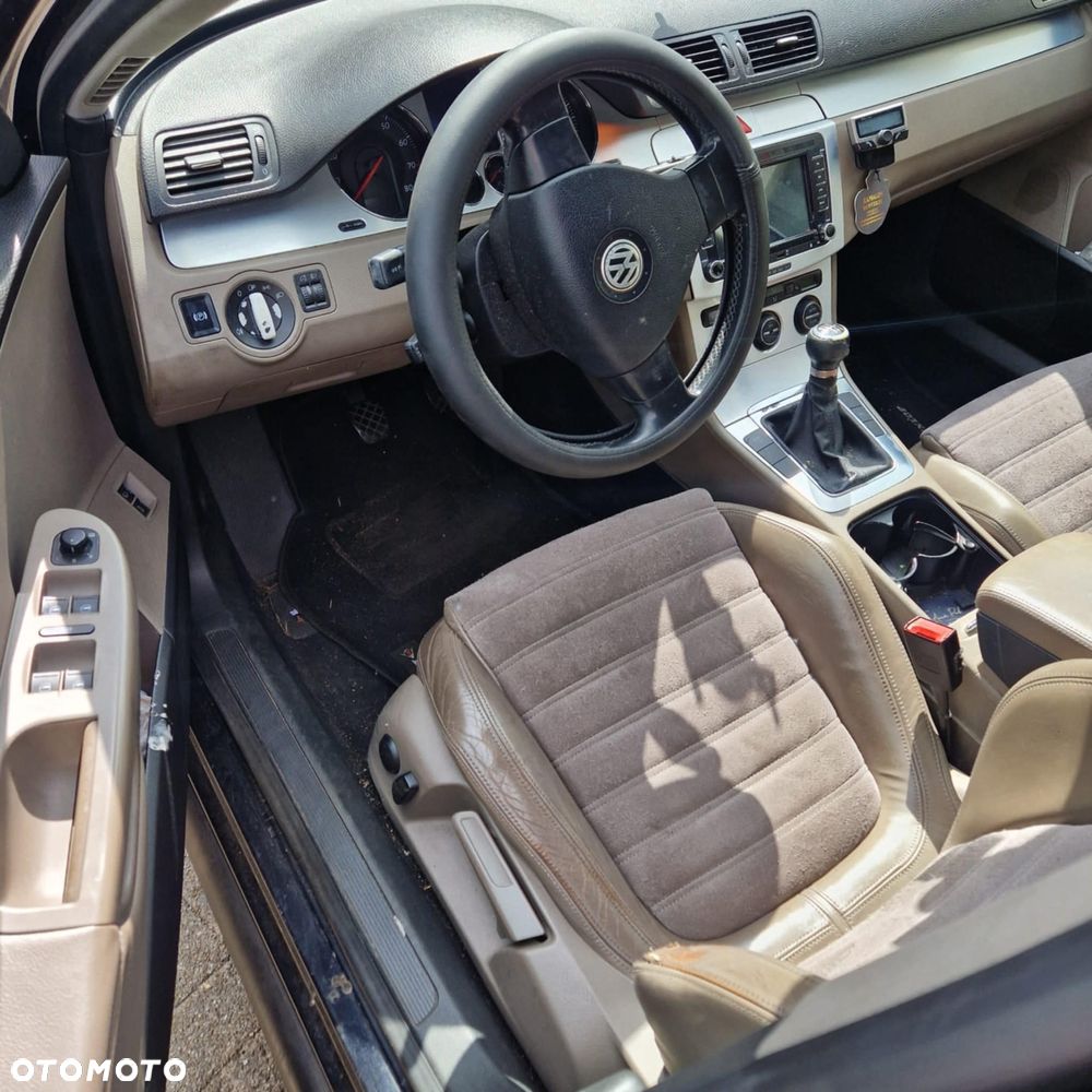 Volkswagen Passat 2.0 FSI Individual - 4