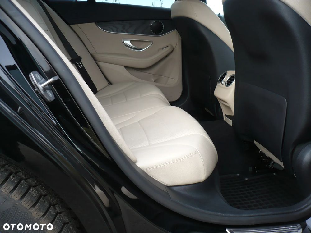 Mercedes-Benz Klasa C 220 d 4MATIC 9G-TRONIC - 13