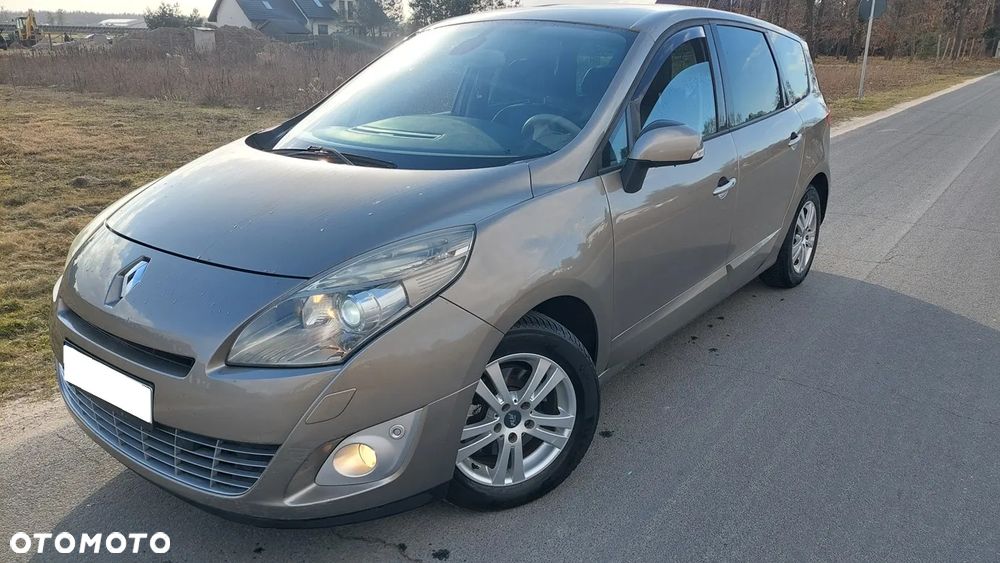 Renault Grand Scenic - 25