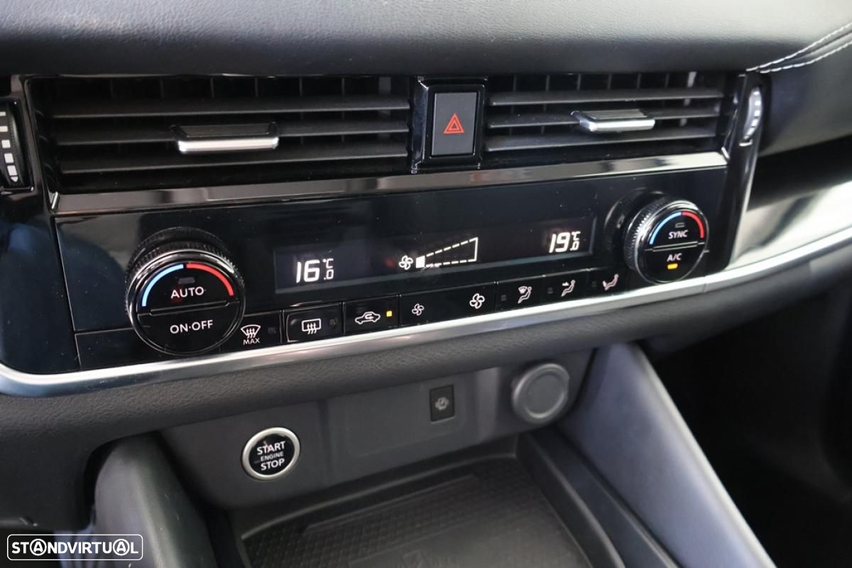 Nissan Qashqai 1.3 DIG-T N-Connecta Xtronic - 23