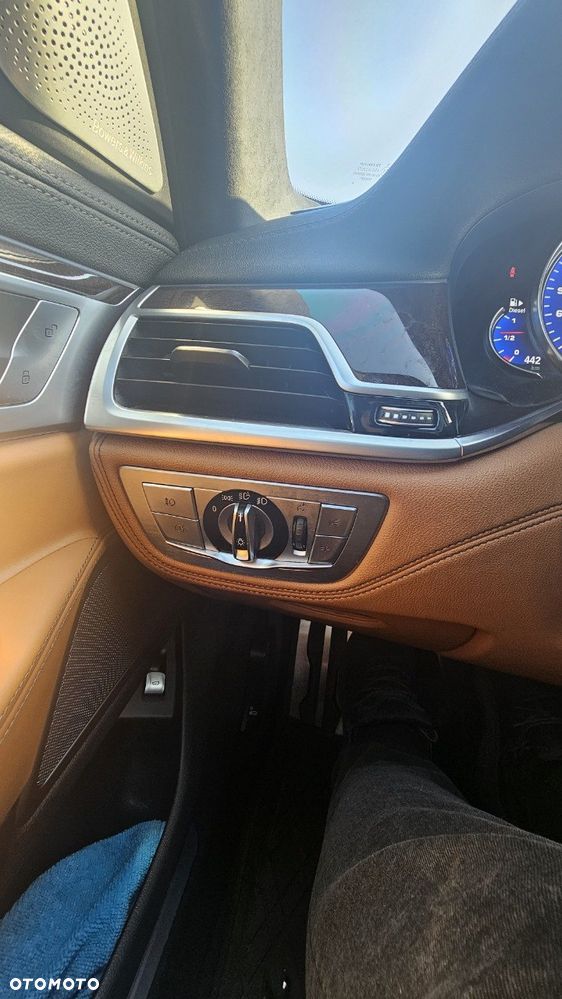 BMW Seria 7 750d xDrive - 9