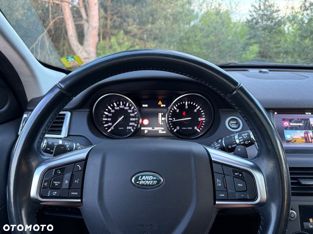 Land Rover Discovery Sport TD4 HSE Luxury - 32