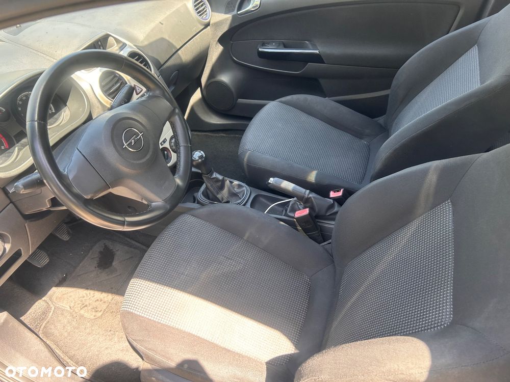 Opel Corsa 1.2 16V Essentia - 13