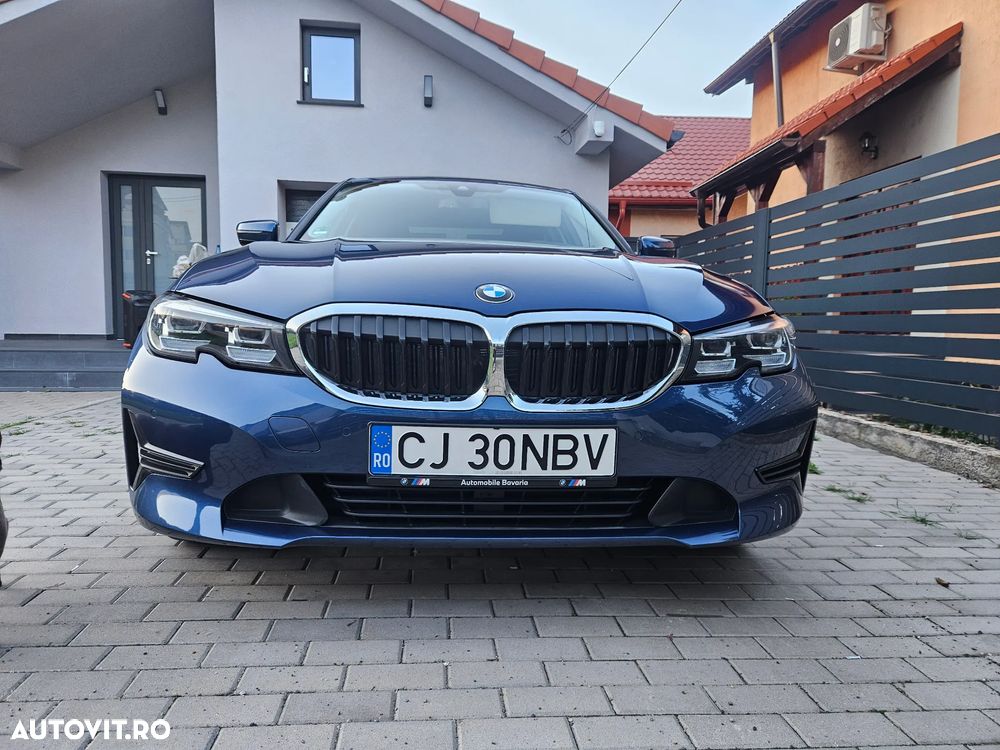 BMW Seria 3 320i xDrive AT - 13