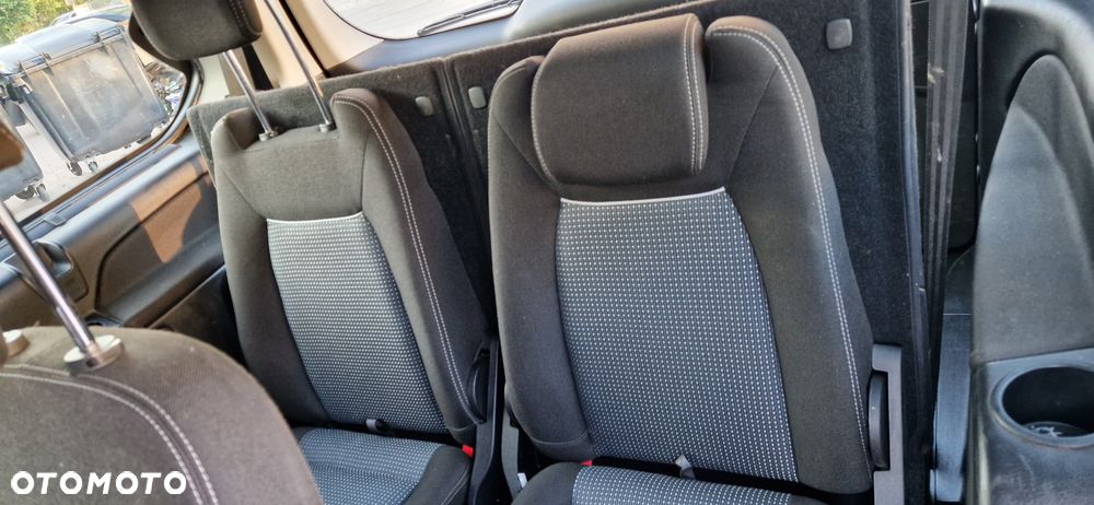 Ford Galaxy 2.0 TDCi Titanium - 16