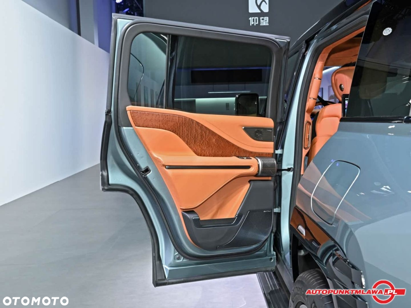 BYD Yangwang U8 - 23