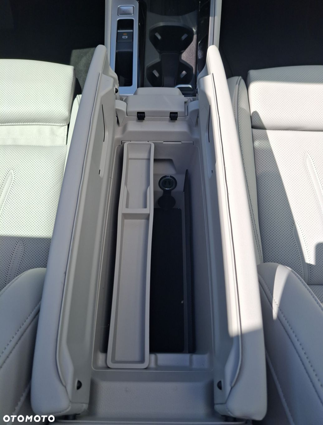 Volkswagen Passat 2.0 TDI SCR Elegance DSG - 23