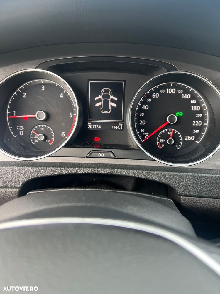 Volkswagen Golf 2.0 BlueTDI DSG Comfortline - 11