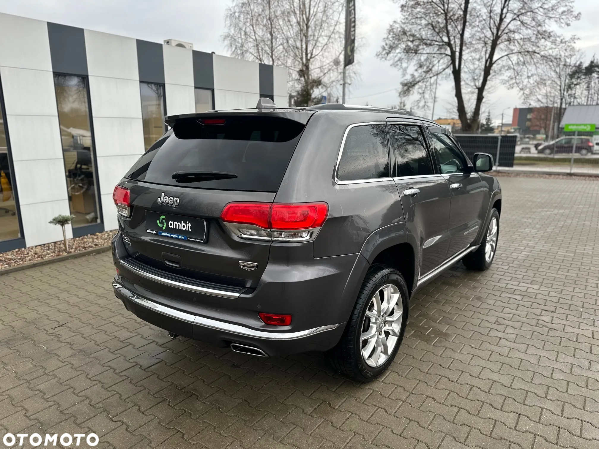 Jeep Grand Cherokee - 8