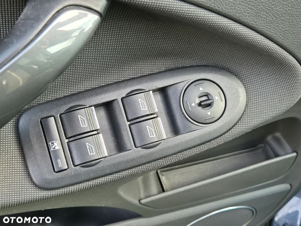 Ford Kuga - 13