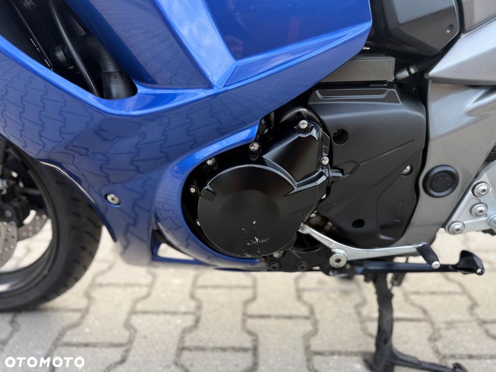Suzuki GSX - 21