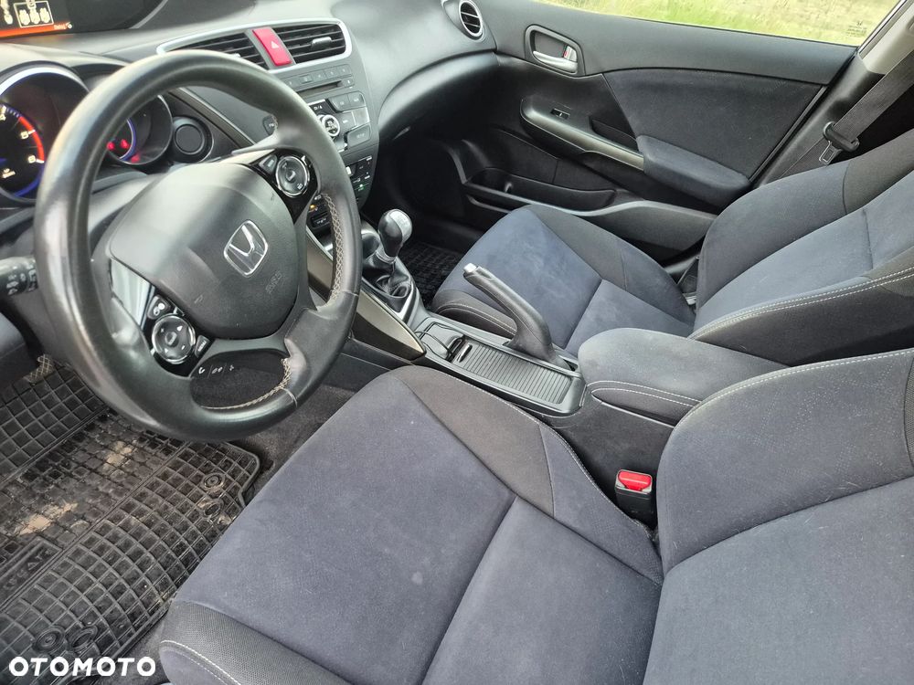 Honda Civic 1.6 i-DTEC Lifestyle Black Edition - 6