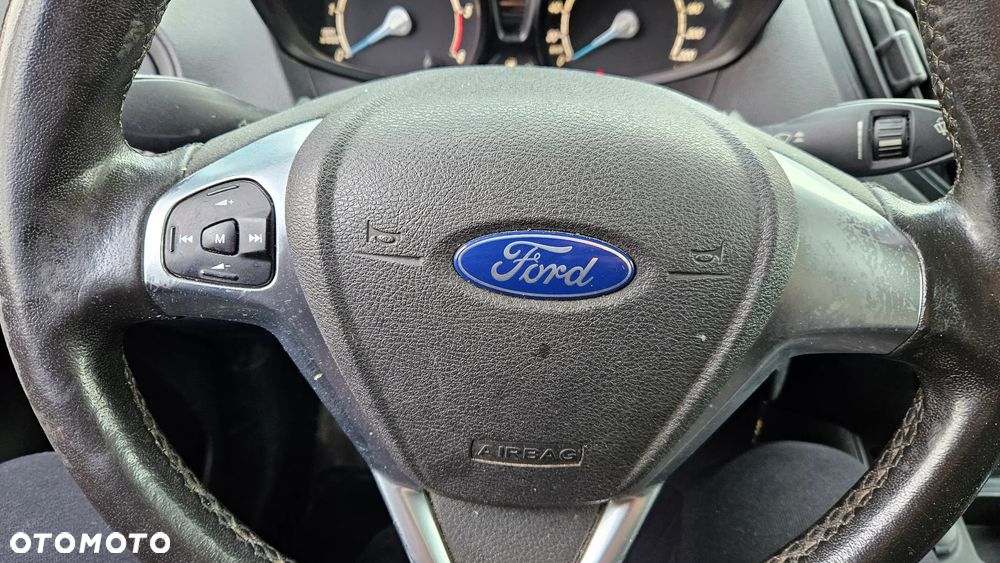 Ford Transit Courier - 32