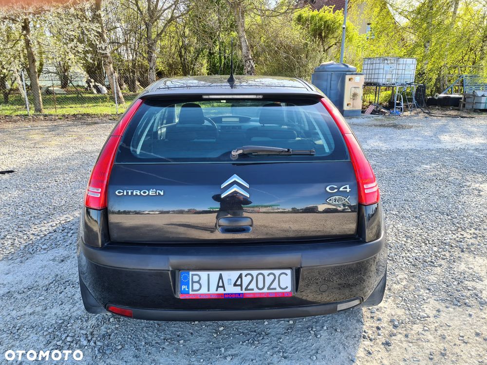 Citroën C4 1.4 16V Style - 6