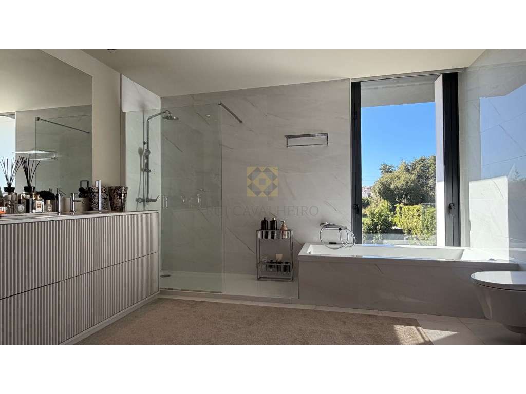 Moradia de Luxo Exclusiva na Maia | Design de Assinatura por Rui Ma... - Grande imagem: 2/41