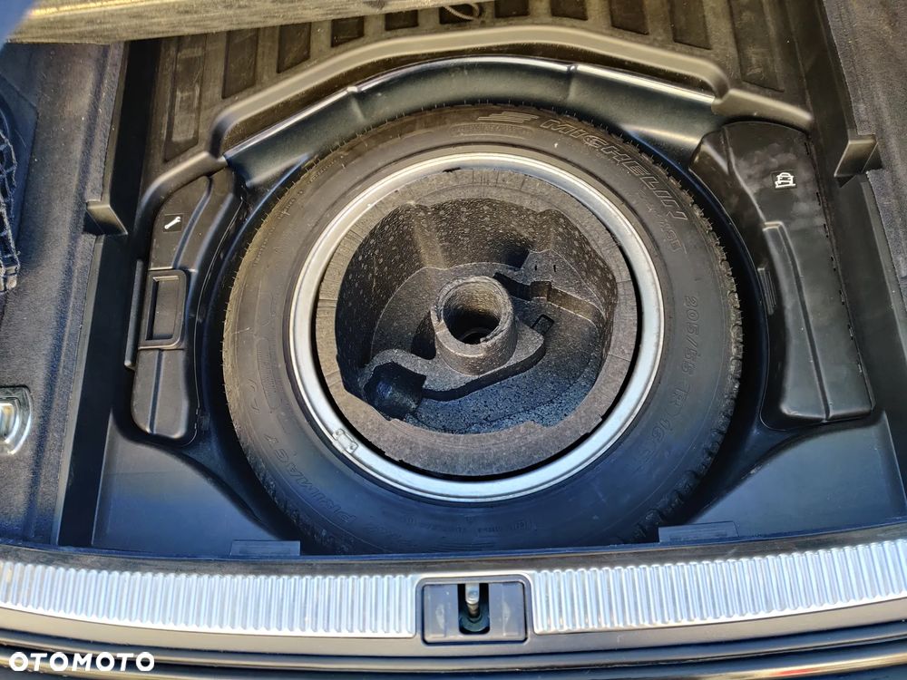 Audi A4 Avant 2.0 TDI - 9