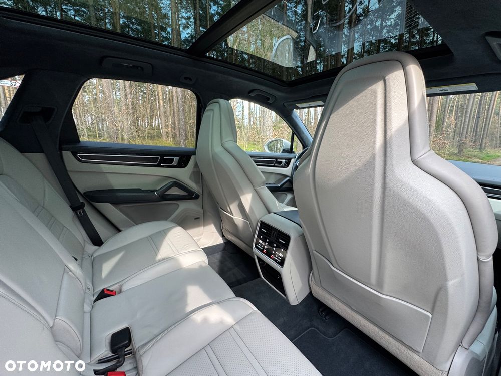 Porsche Cayenne GTS Tiptronic S - 24