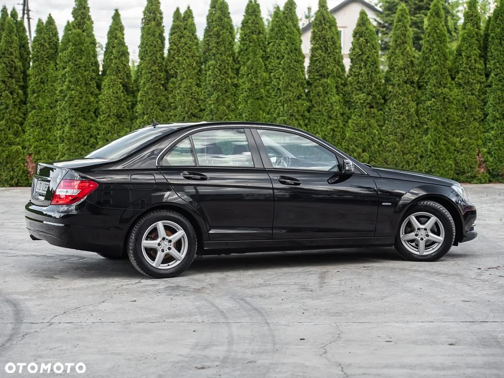Mercedes-Benz Klasa C 180 BlueEFFICIENCY Avantgarde - 14