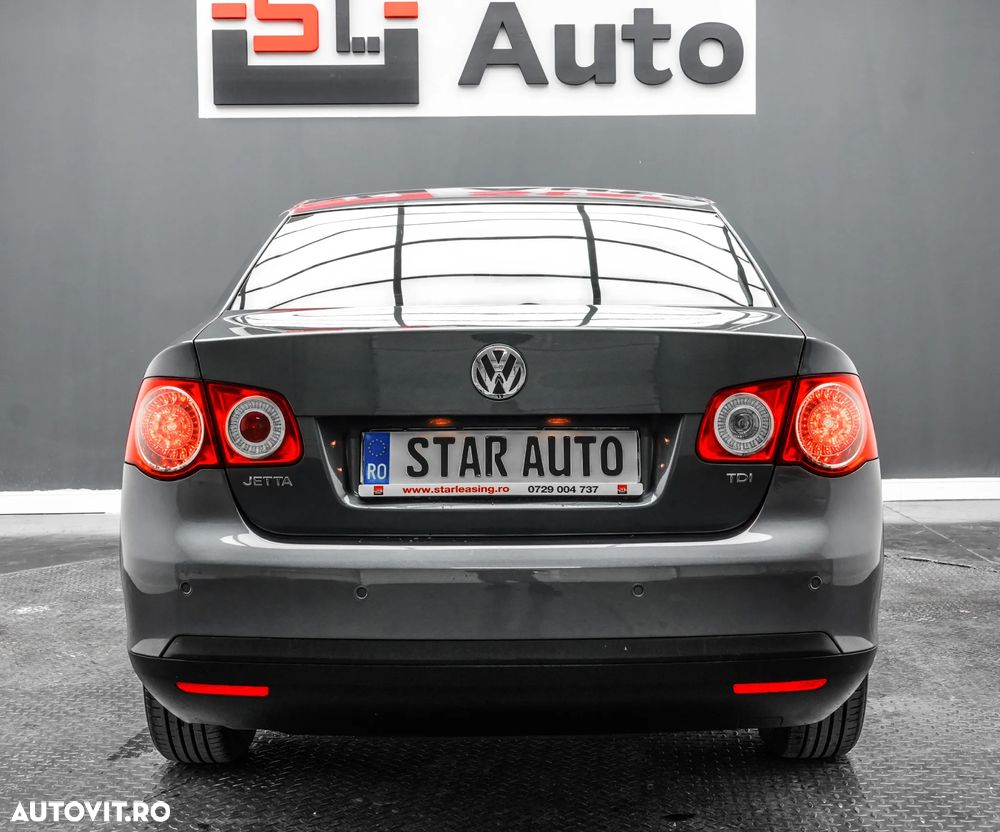 Volkswagen Jetta 1.9 TDI Sportline DSG - 5
