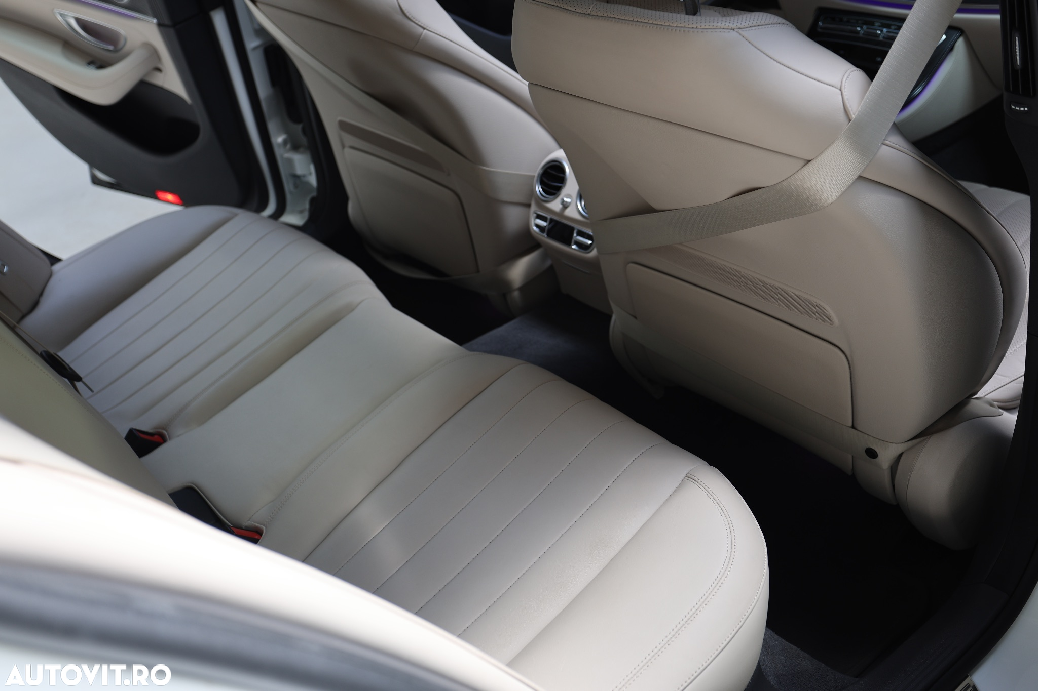 Mercedes-Benz E 300 d 4Matic 9G-TRONIC Exclusive - 14