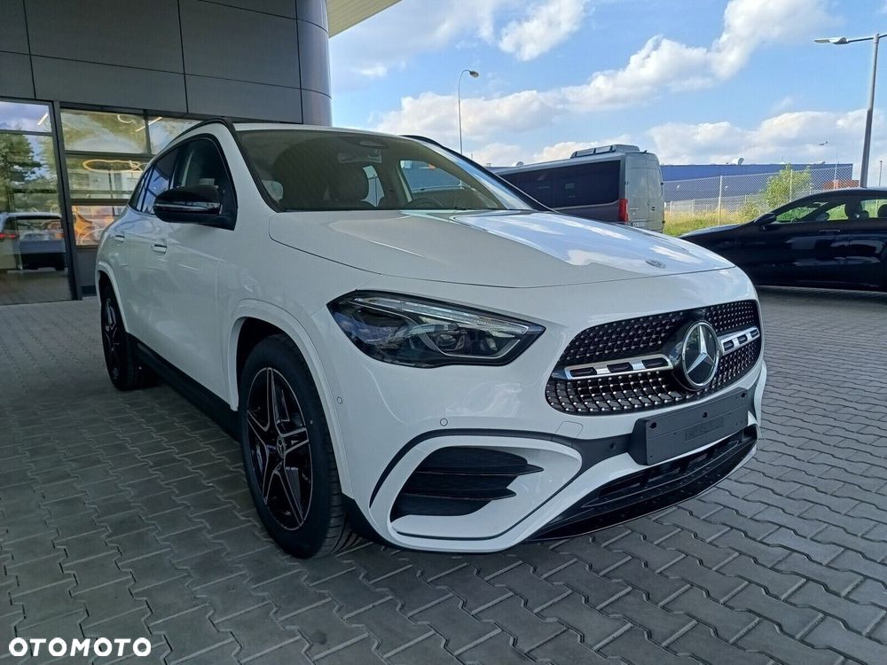Mercedes-Benz GLA - 4