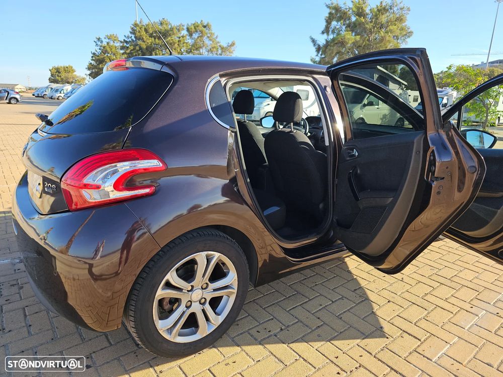 Peugeot 208 1.6 e-HDi Allure - 23
