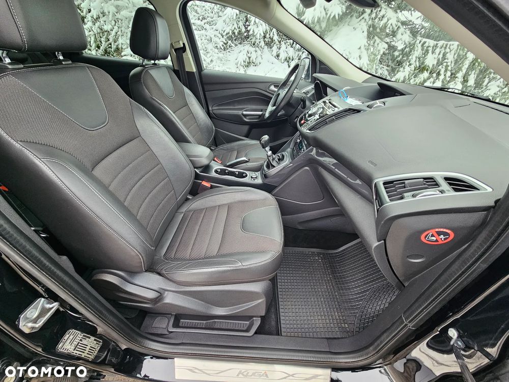 Ford Kuga 2.0 TDCi 2x4 Titanium - 17
