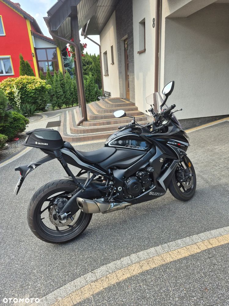 Suzuki GSX 1000 - 2