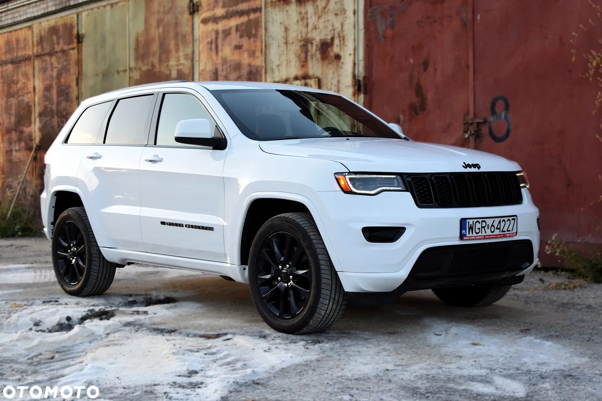 Jeep Grand Cherokee - 12
