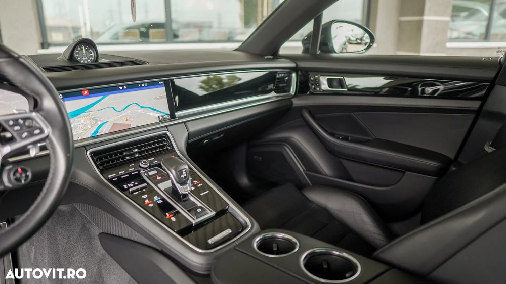 Porsche Panamera 4 E-Hybrid - 11