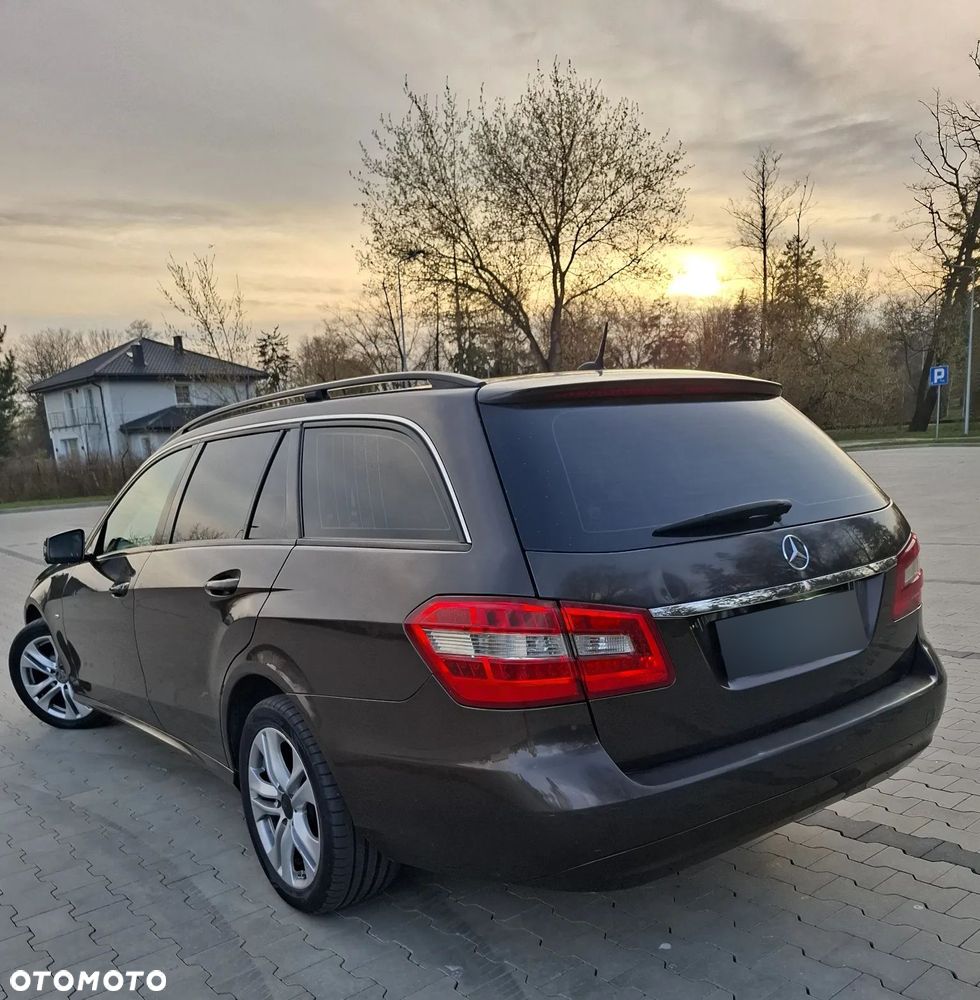 Mercedes-Benz Klasa E 200 CDI DPF BlueEFFICIENCY Automatik Avantgarde - 4