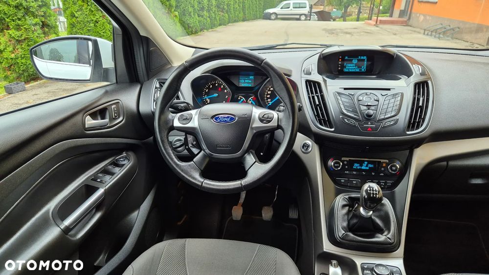 Ford Kuga 1.6 EcoBoost 2x4 Titanium - 9