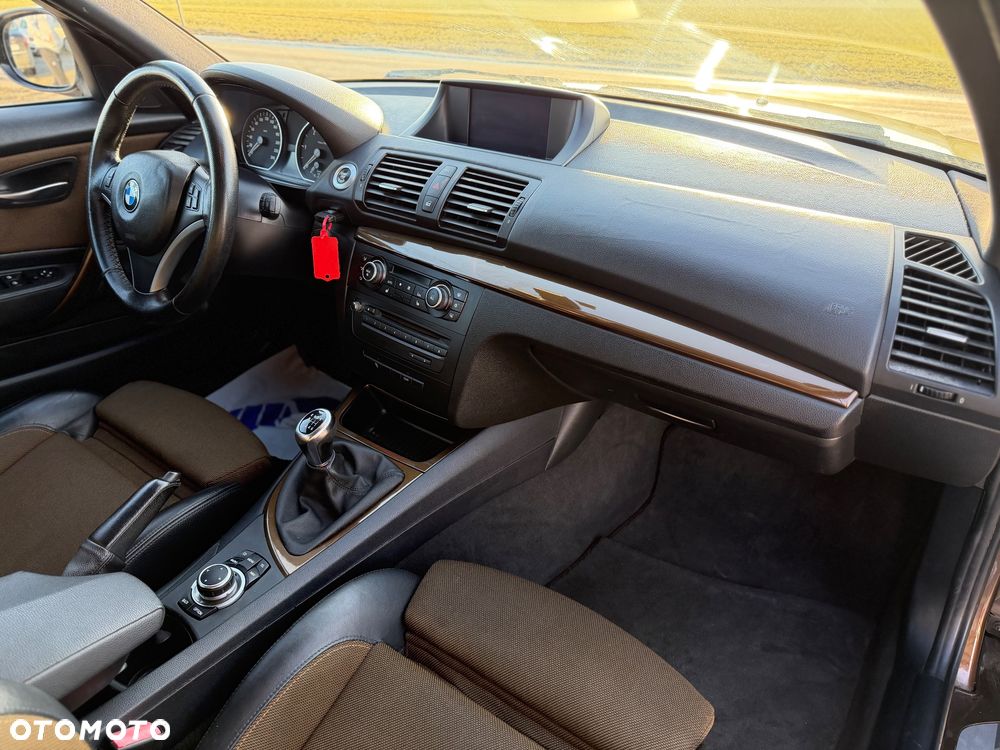 BMW Seria 1 120d - 32
