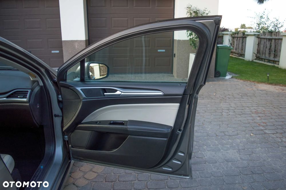 Ford Mondeo - 26