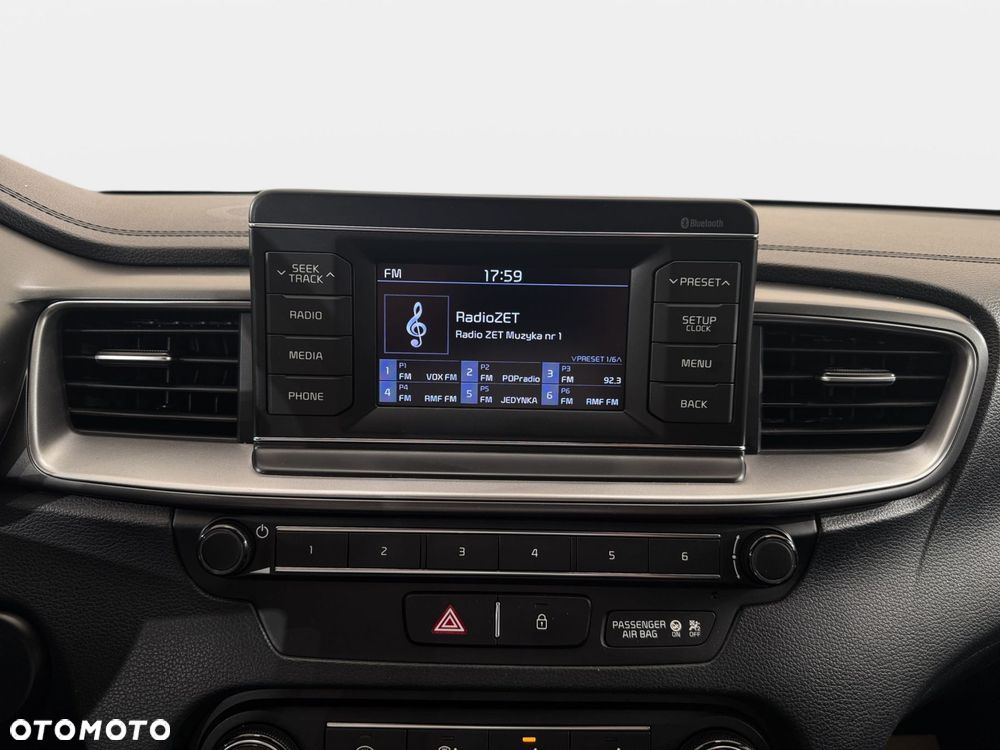 Kia Ceed - 22