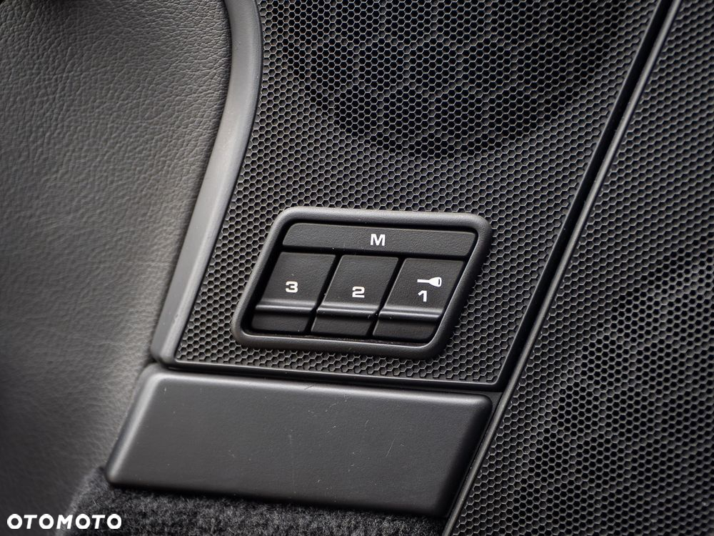 Porsche 911 Carrera Tiptronic S - 33