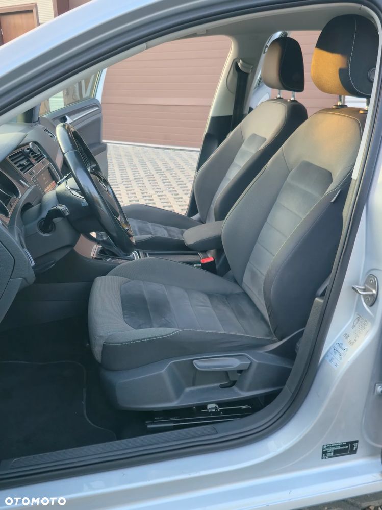 Volkswagen Golf - 8