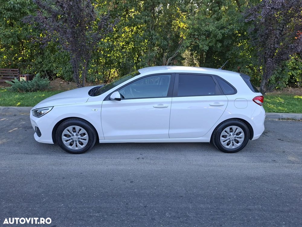 Hyundai i30 1.4 100CP 5DR M/T Comfort - 9