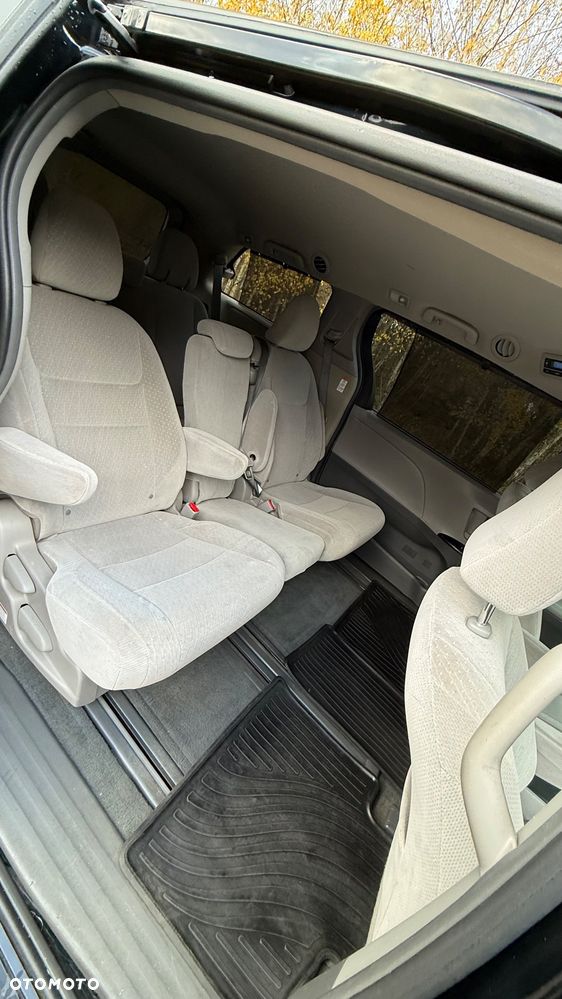 Toyota Sienna 3.5 V6 - 22