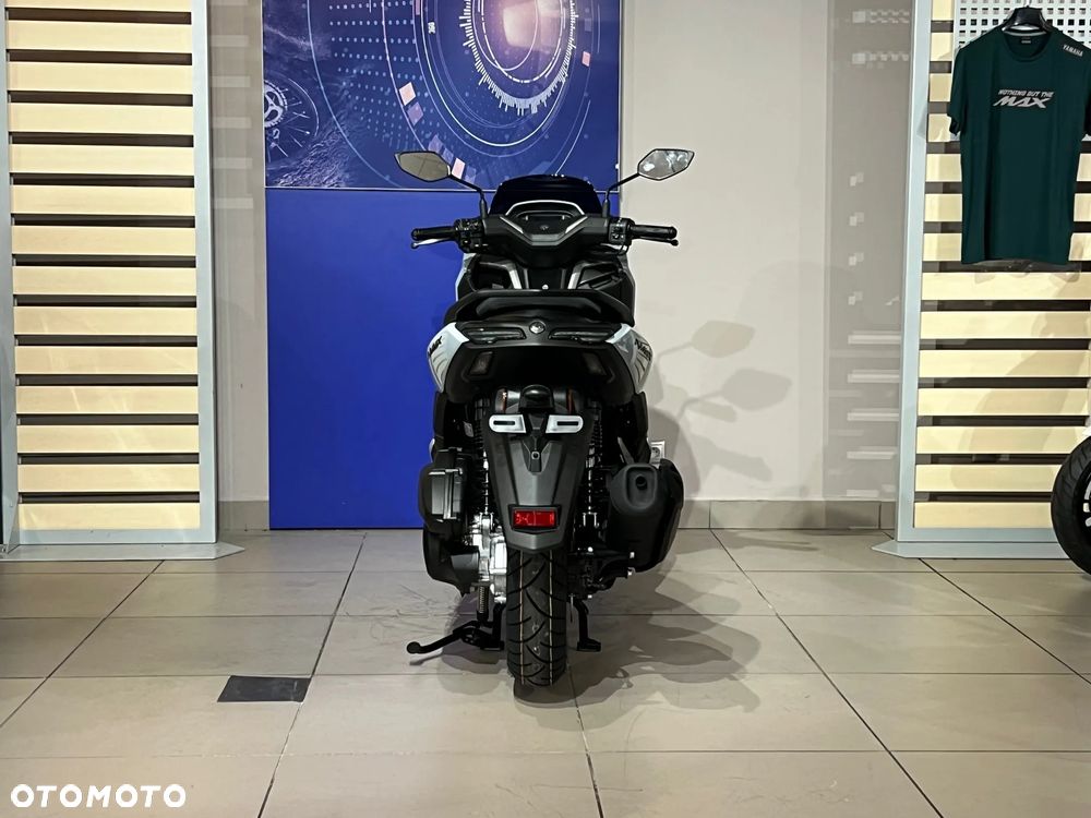 Yamaha NMAX - 4