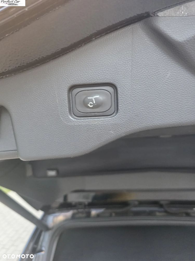 Ford Mondeo SW 2.0 Hybrid ST-Line Plus - 32