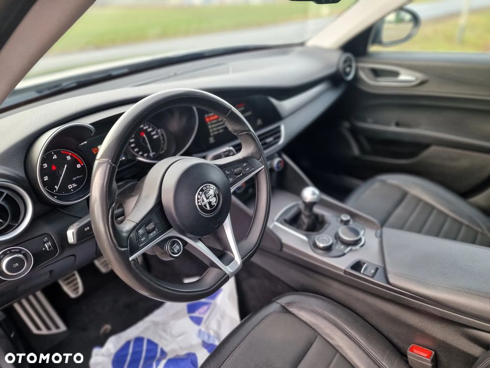 Alfa Romeo Giulia 2.2 D Turbo Super - 17